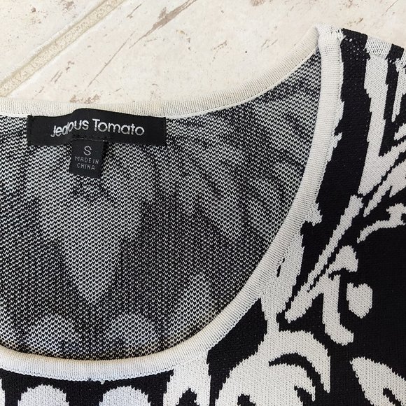 Black and white fitted dress - Picture 2 of 7